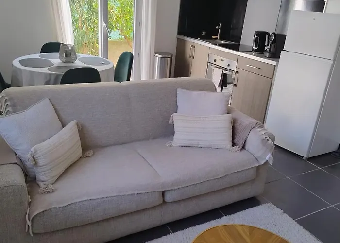 Daire Cocon Entre Et Centre Avec Jardinet *